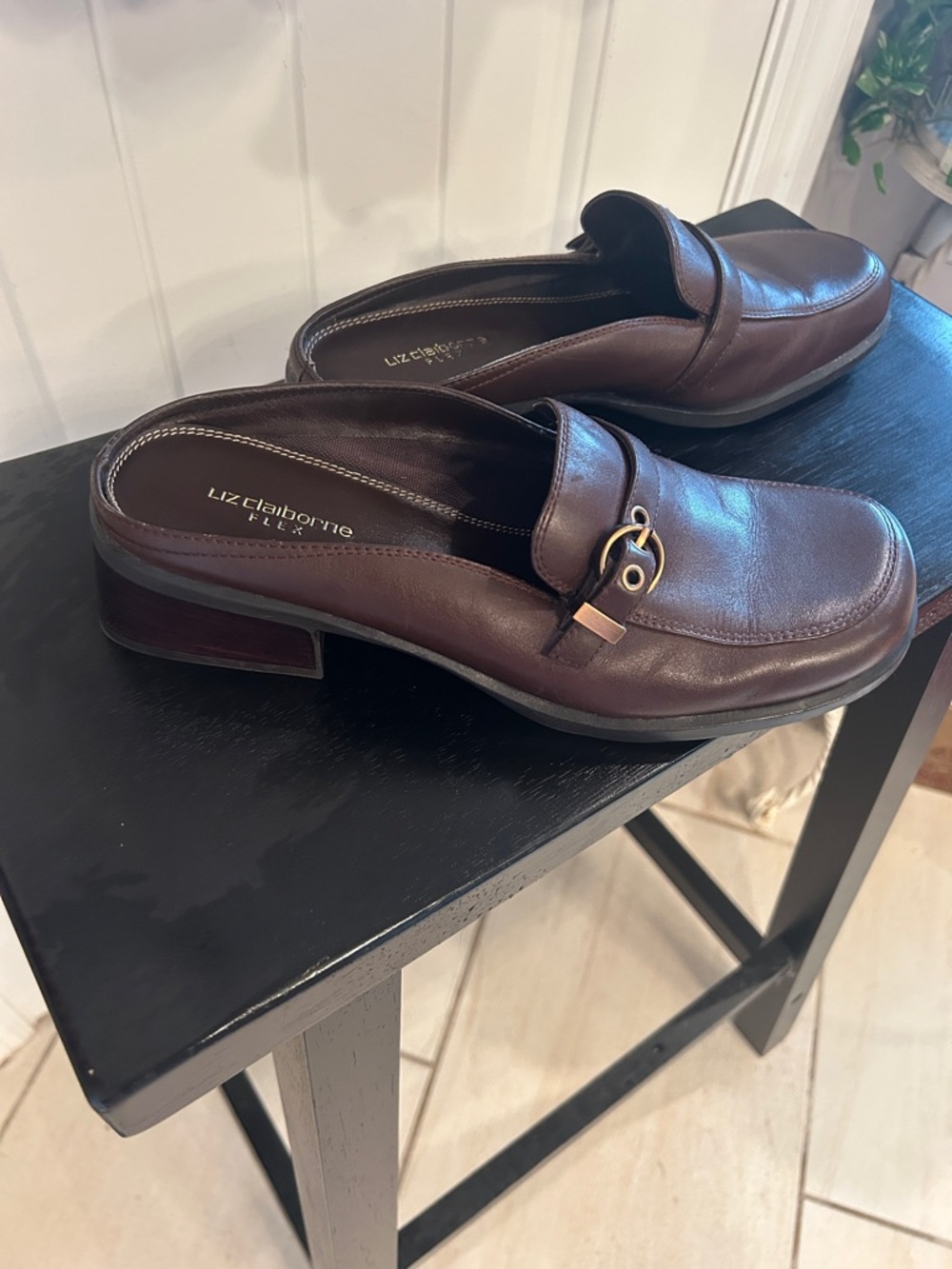 Liz Claiborne flex classic  Brown Leather Slip-On Loafer Mules